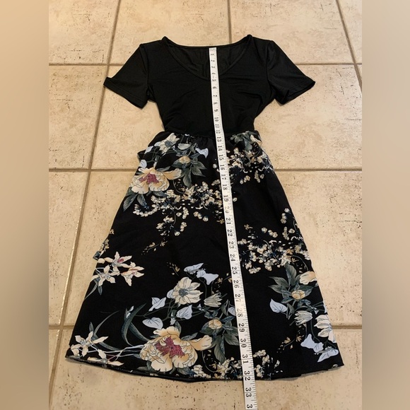 Elegant Joress Black & Floral Midi Dress with Tie Waist - Size S - Picture 5 of 6